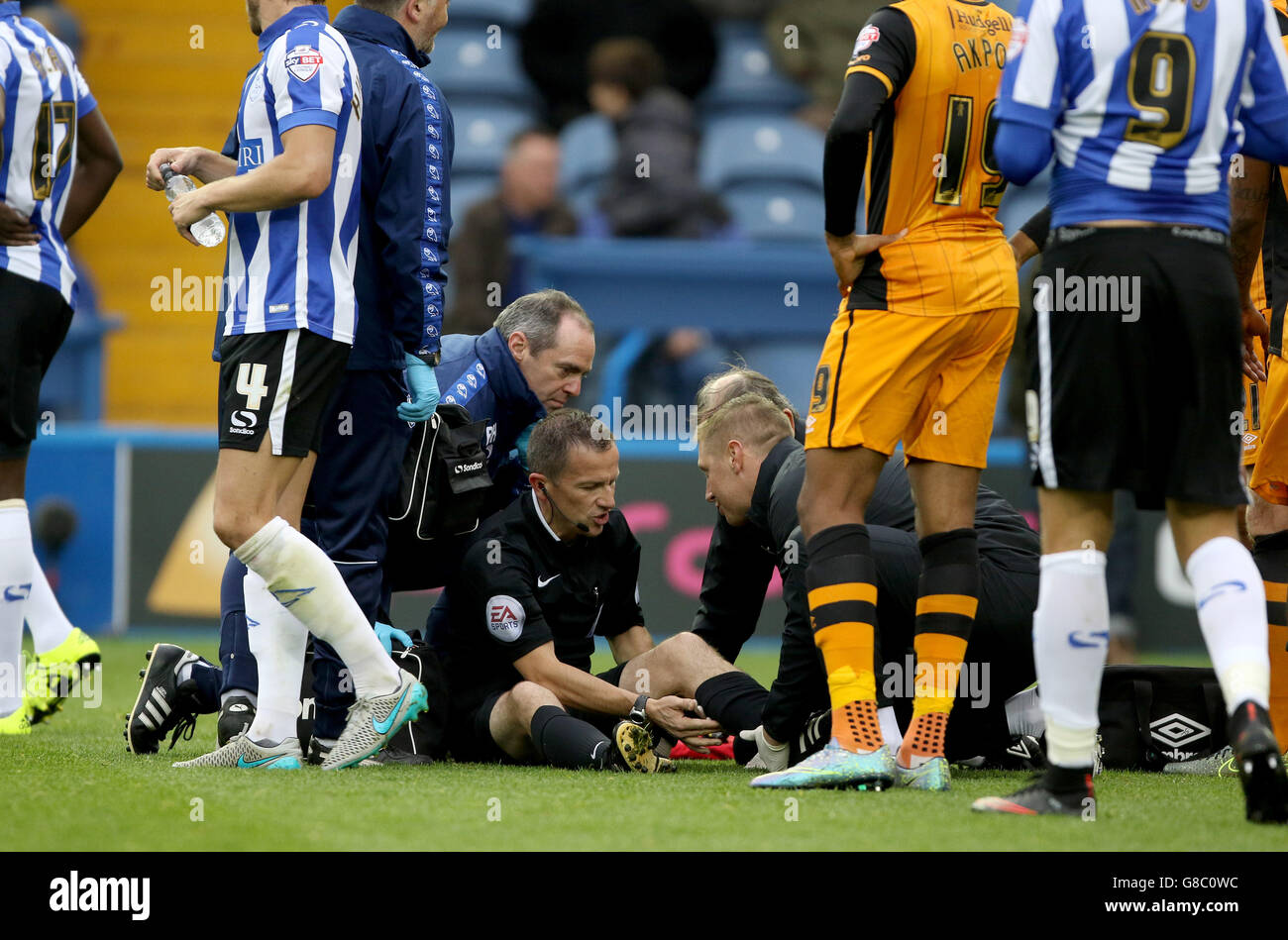 Referee keith stroud during the sheffield wednesday hull city match hires stock photography and Referee keith stroud during the sheffield wednesday hull city match hires stock photography and