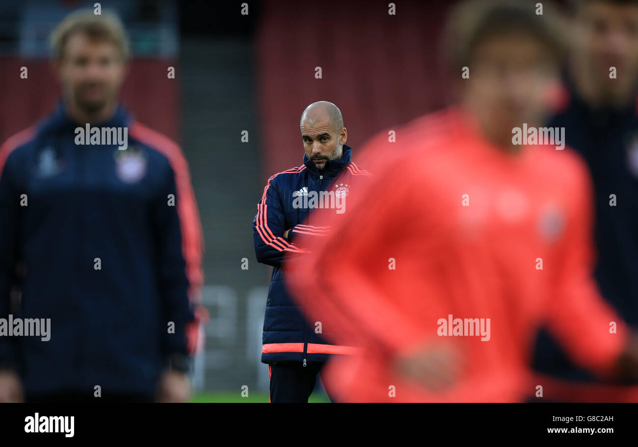 Soccer - UEFA Champions League - Group F - Arsenal v Bayern Munich ...