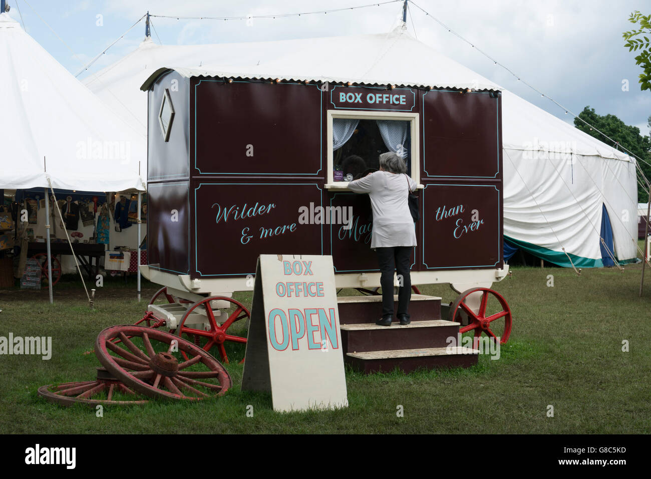 Giffords Circus box office, The Parks, Oxford, UK Stock Photo - Alamy