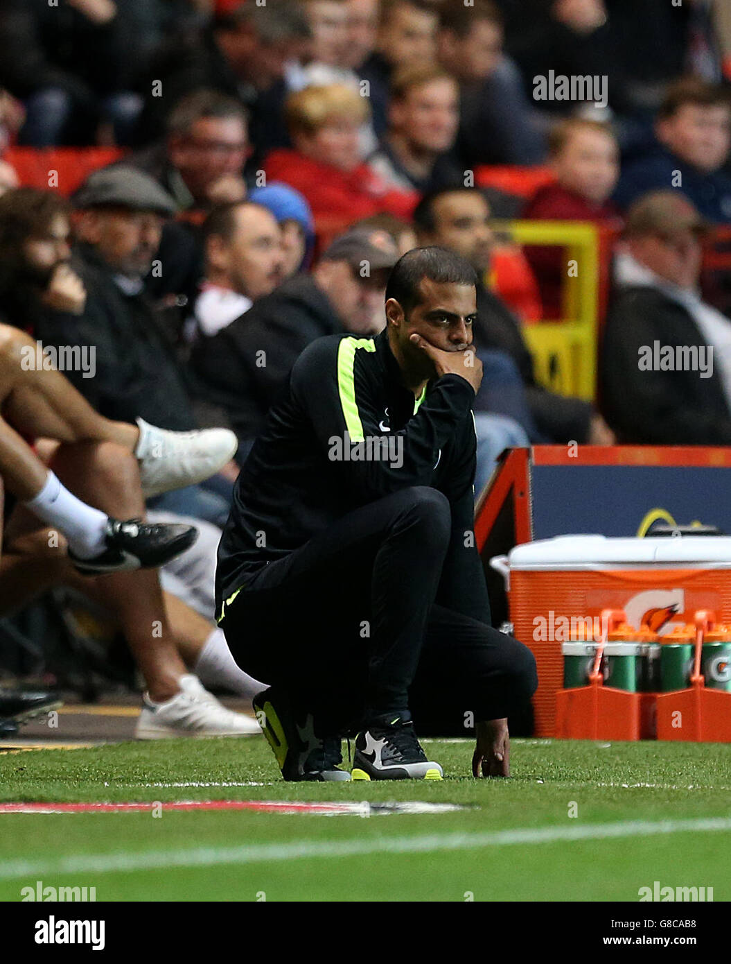 Soccer - Sky Bet Championship - Charlton Athletic v Preston North End - The Valley. Charlton Athletic manager Guy Luzon gestures on the touchline Stock Photo