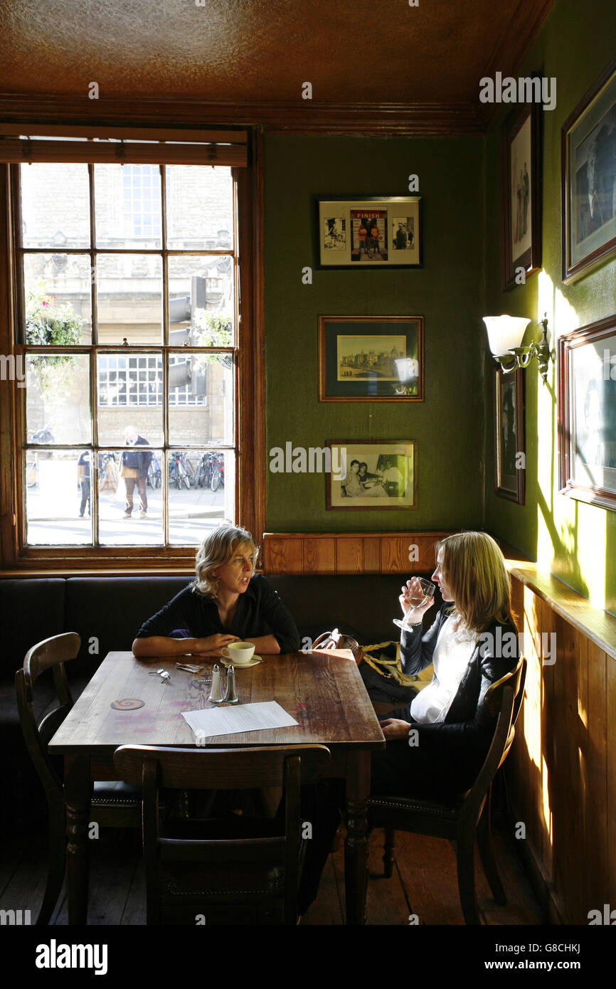 Kings Arms Pub Oxford England UK Stock Photo - Alamy