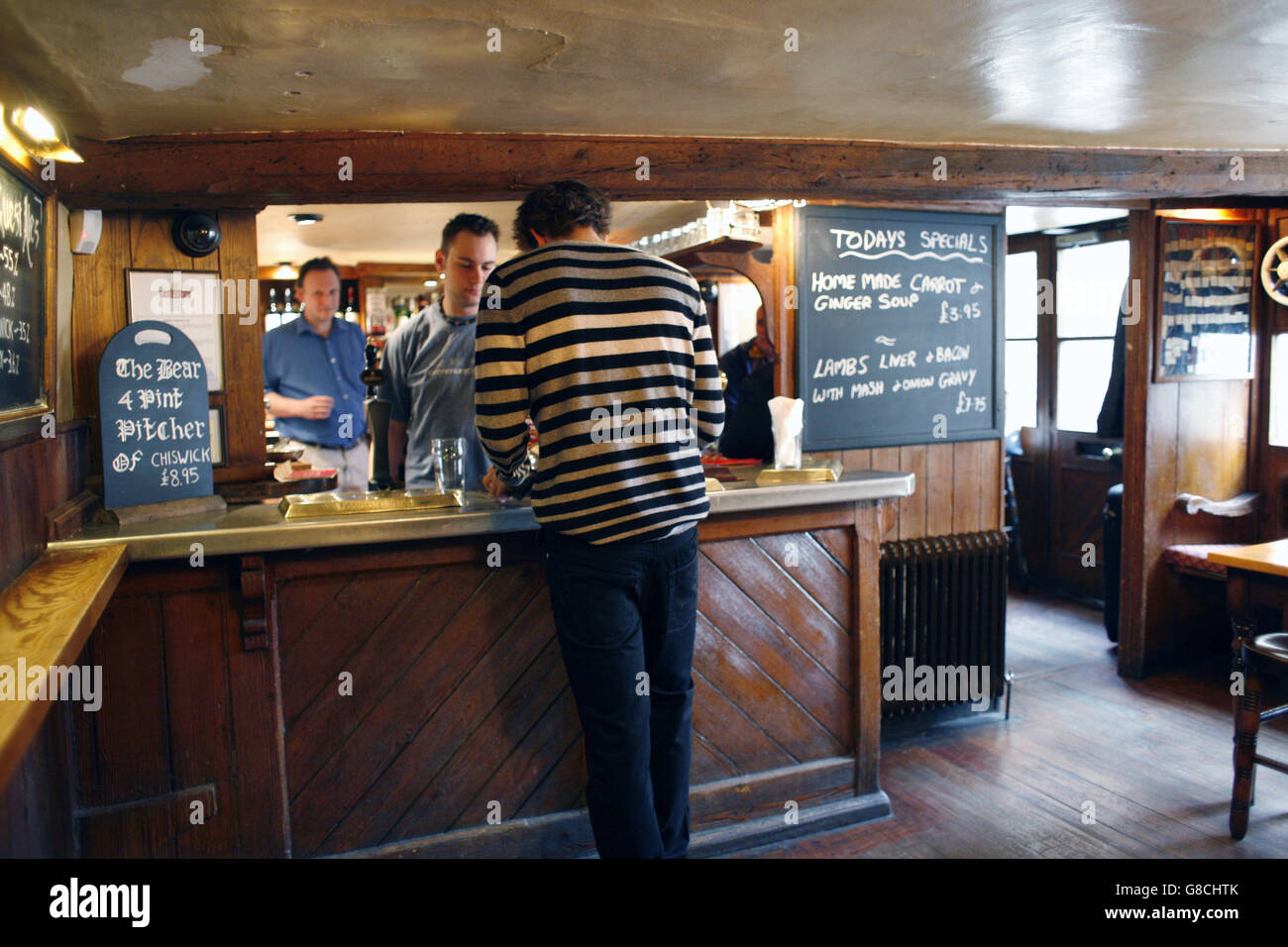 oxford-pubs-the-bear-claims-to-be-the-oldest-pub-in-oxford-built-in