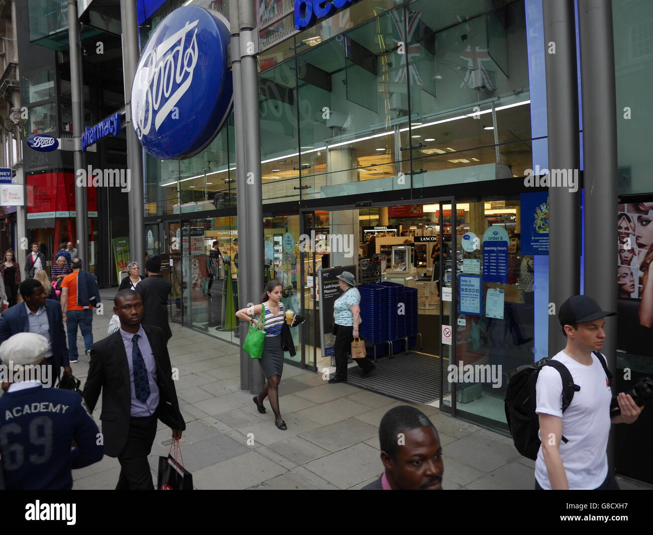 Boots chemist london shop hi-res stock photography and images - Alamy