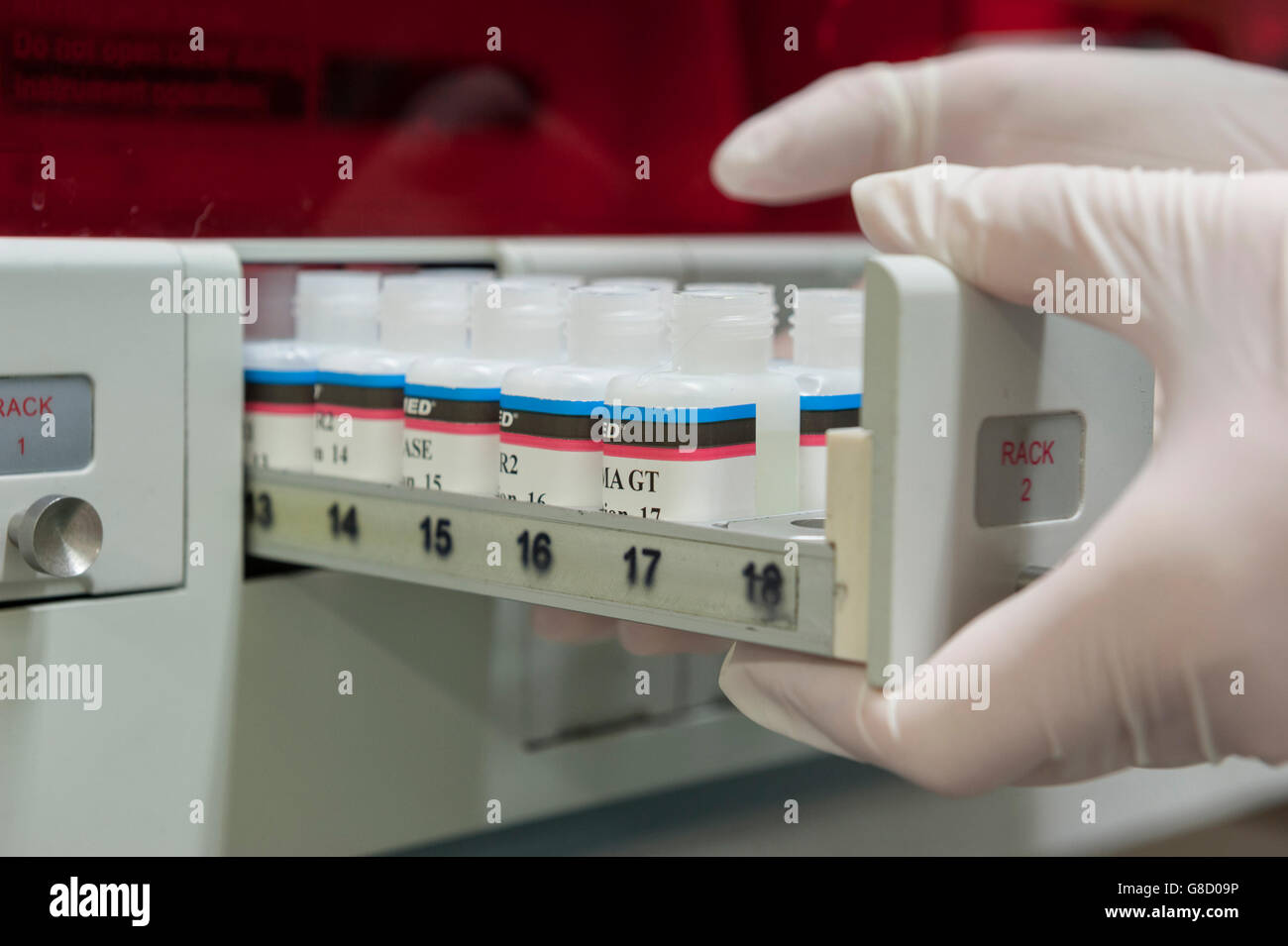 Medical laboratory diagnostics hi-res stock photography and images - Alamy