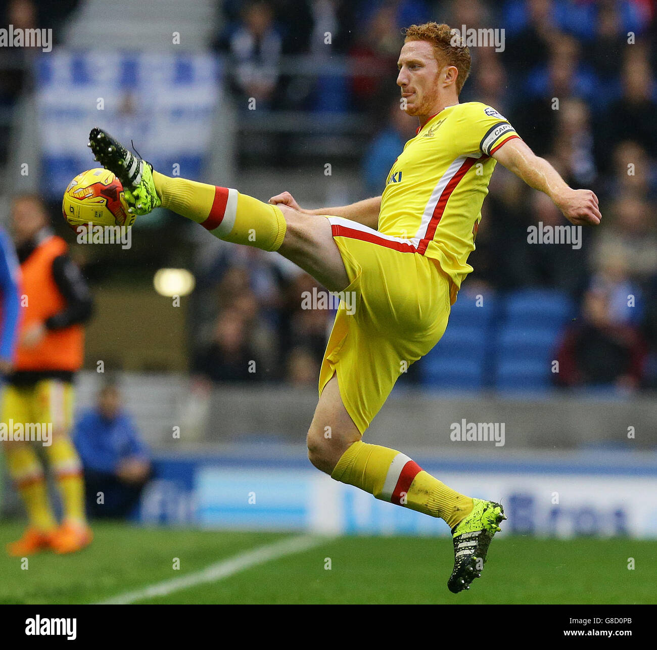 Milton Keynes Dons' Dean Lewington in action during the Sky Bet Championship match at the Amex Stadium, Brighton. PRESS ASSOCIATION Photo. Picture date: Saturday November 7, 2015. See PA story SOCCER Brighton. Photo credit should read: Gareth Fuller/PA Wire. Stock Photo
