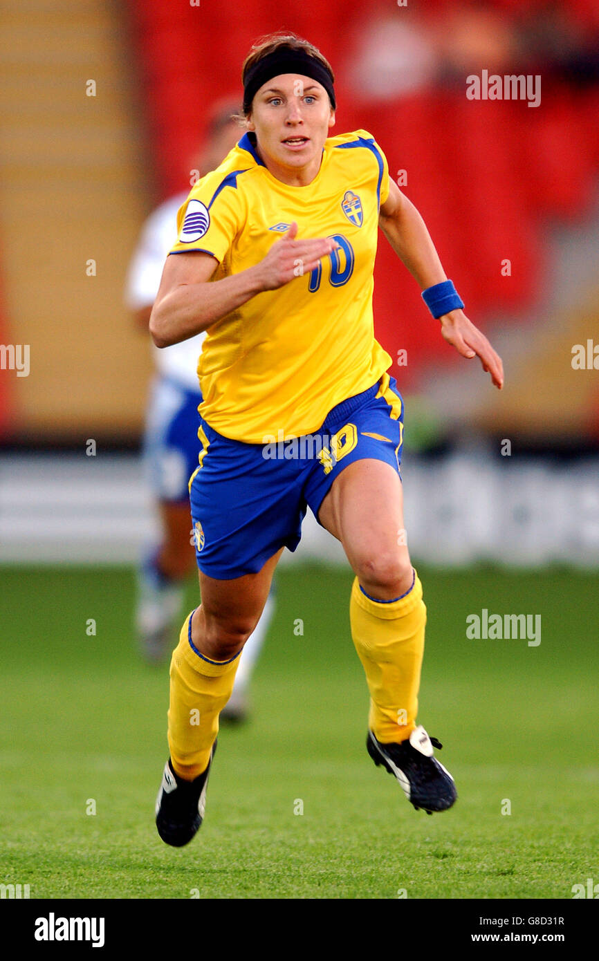 Soccer - UEFA European Women's Championship 2005 - Group A - Sweden v Finland - Bloomfield Road. Hanna Ljungberg, Sweden Stock Photo