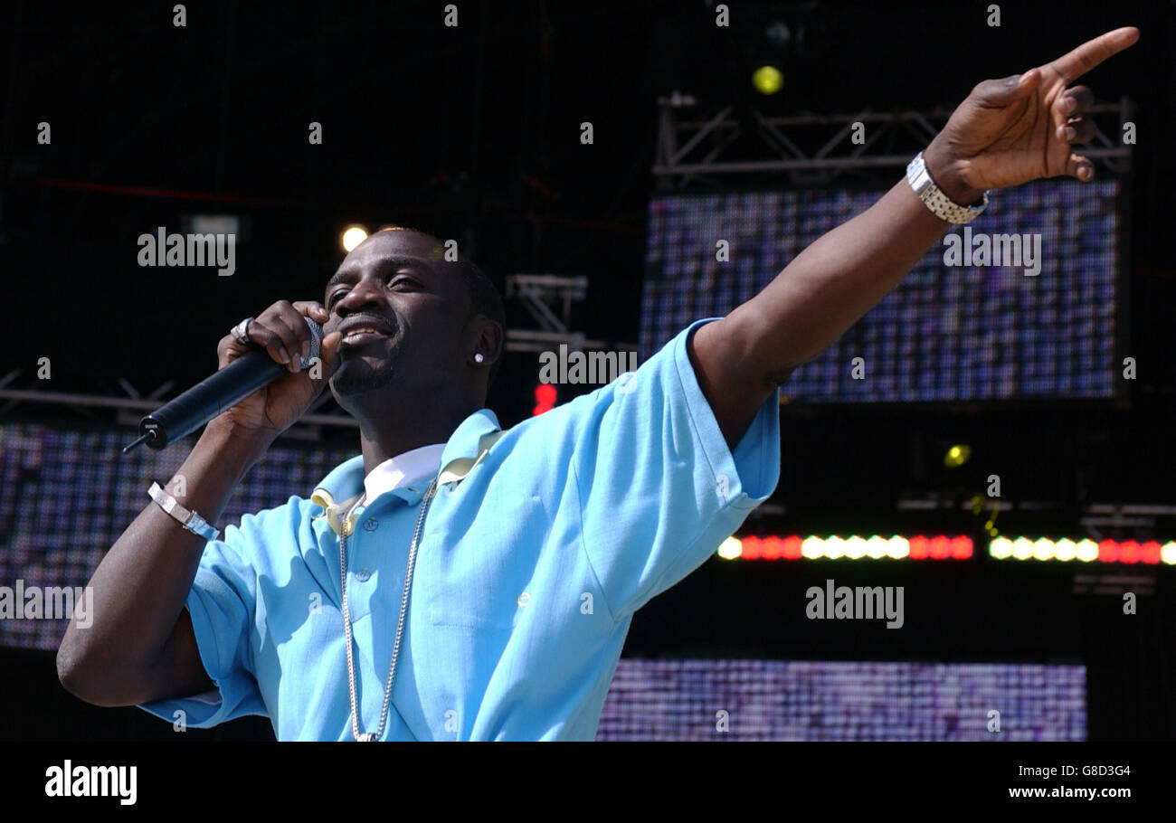 T4 On The Beach. Akon performs onstage. Stock Photo