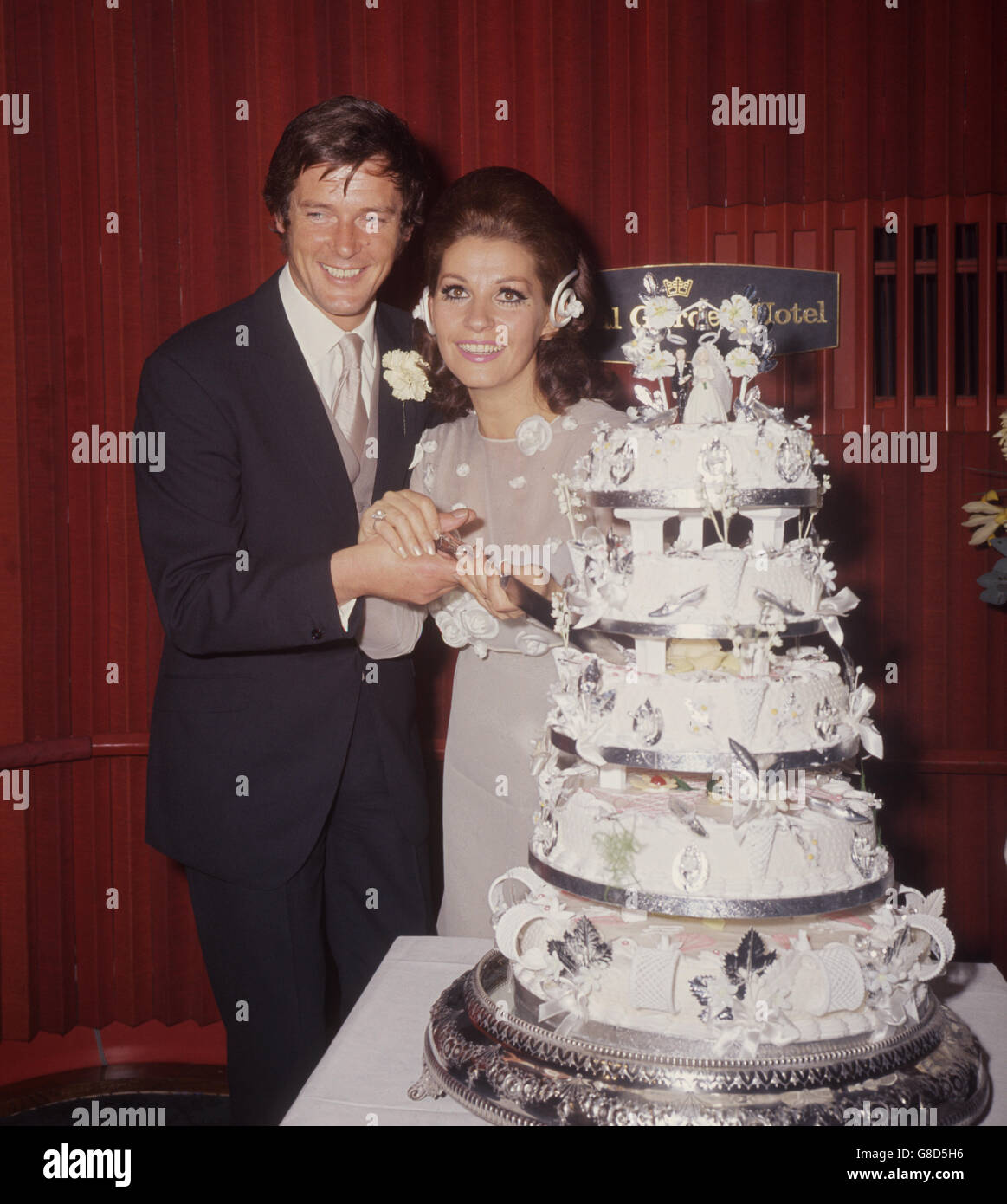 Entertainment - Roger Moore Marries - Royal Garden Hotel, London Stock Photo