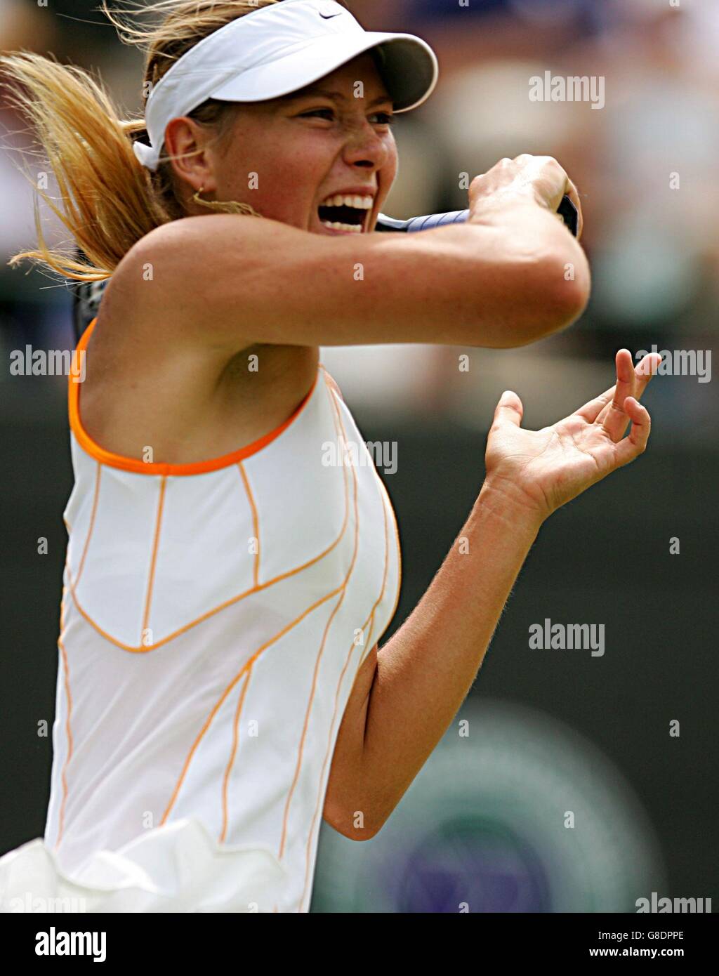 Maria sharapova 2005 wimbledon hi-res stock photography and images - Alamy