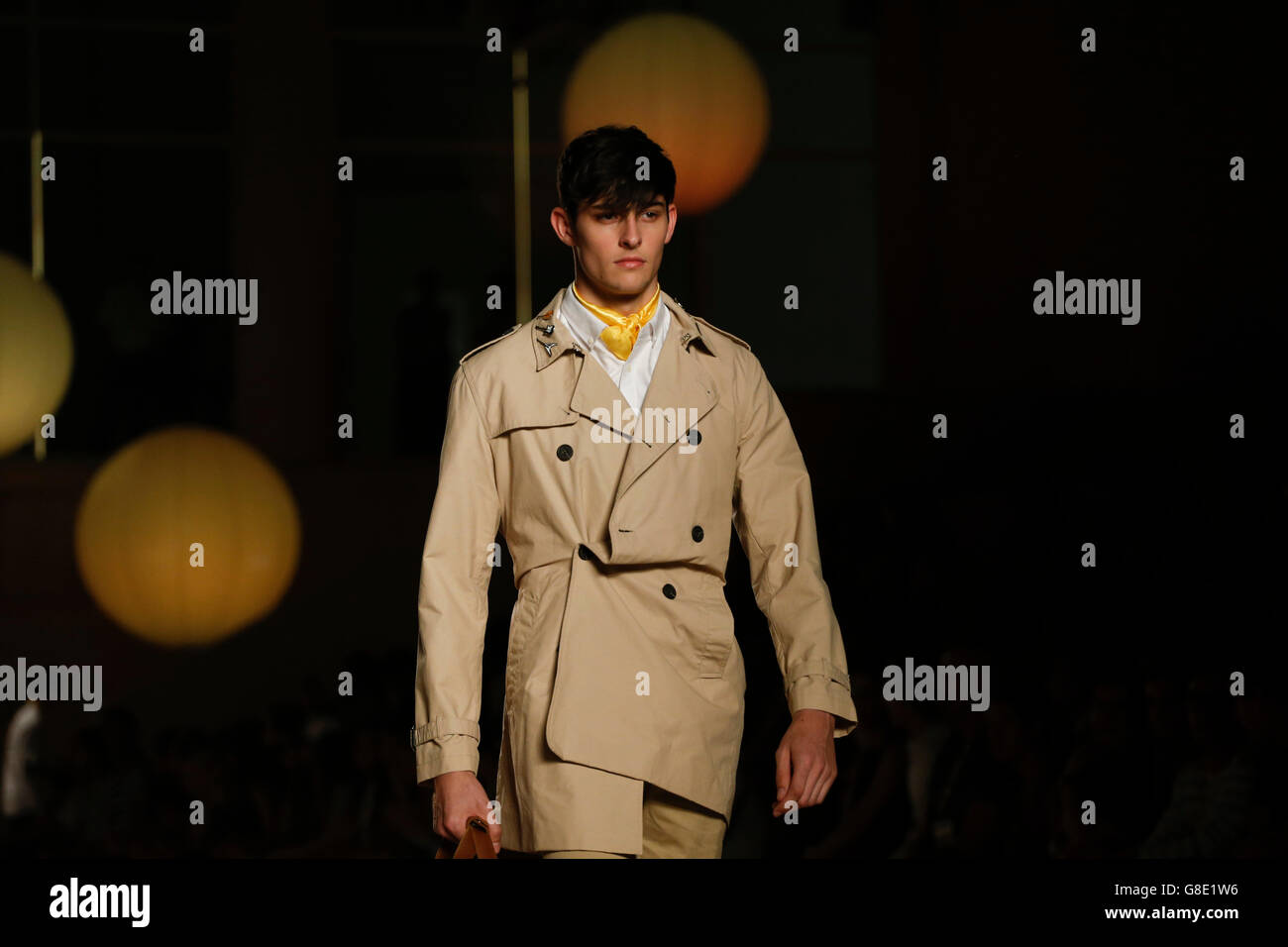 lyle and scott trench coat
