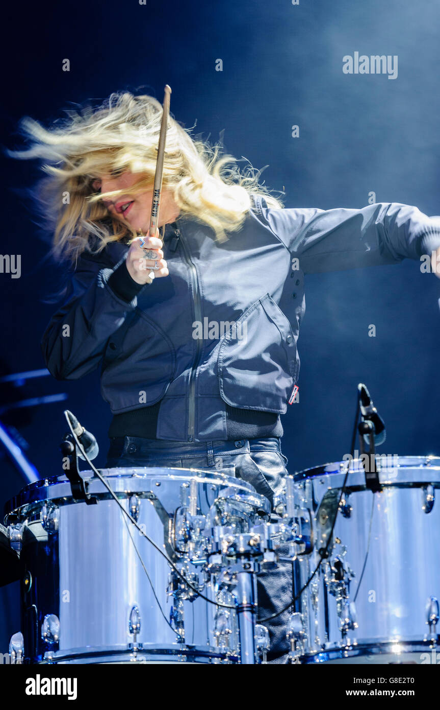 Belfast Uk 28th June 16 Belfast Northern Ireland 28 Jun 16 Ellie Goulding Elena Jane Goulding Plays Drums At Belsonic Festival Credit Stephen Barnes Alamy Live News Stock Photo Alamy
