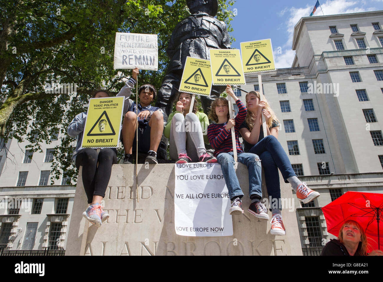 London, UK. 2nd July, 2016. Tens of thousands of people march through central London to express solidarity with the European Union. The march followed a nationwide referendum of Britain's membership of the EU her on Thursday, 23 June 2016. Credit: Marc Gascoigne/Alamy Live News Stock Photo