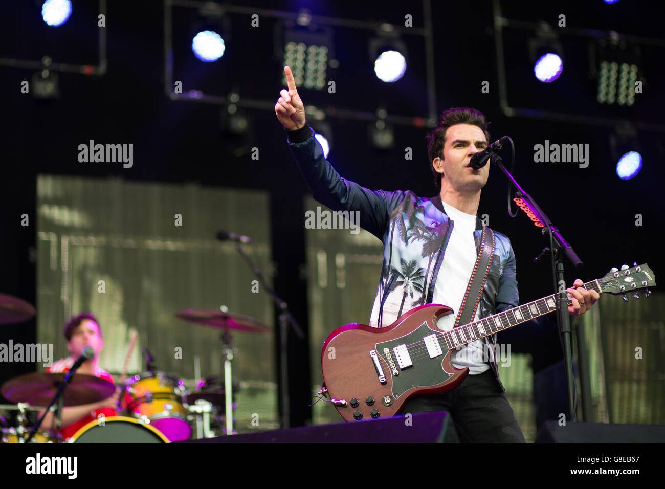Stereophonics perfom at Glyndwr University Racecourse Stadium, Wrexham, Wales on Saturday 2nd July 2016  Credit:  Alex Williams/Alamy Live News Stock Photo