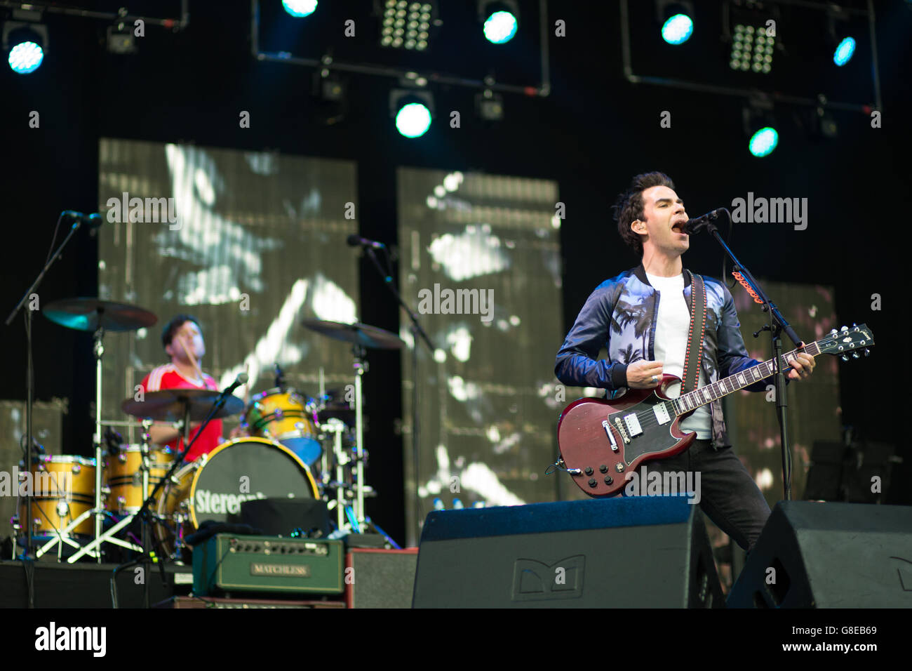 Stereophonics perfom at Glyndwr University Racecourse Stadium, Wrexham, Wales on Saturday 2nd July 2016  Credit:  Alex Williams/Alamy Live News Stock Photo