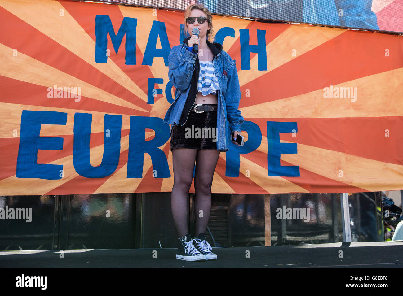 London, UK. 2nd July, 2016. Billie JD Porter, journalist and TV presenter, addresses tens of thousands of pro-EU campaigners protesting against the decision to leave the European Union in last week’s referendum. Credit:  Mark Kerrison/Alamy Live News Stock Photo