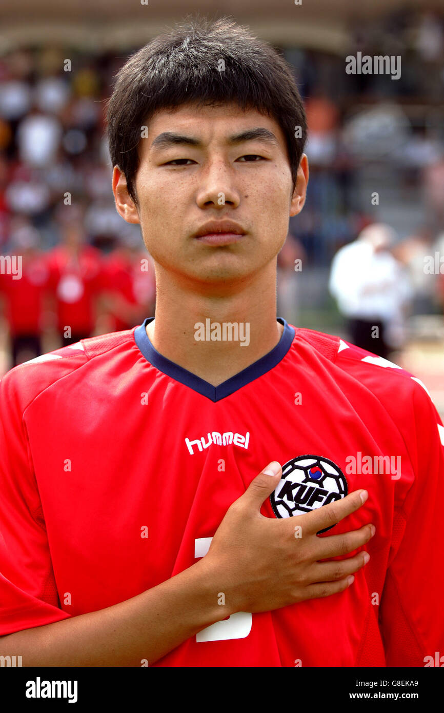 Soccer - Toulon Tournament 2005 - Group B - South Korea v Tunisia - Stade Scaglia. Je Hun Chun, South Korea Stock Photo