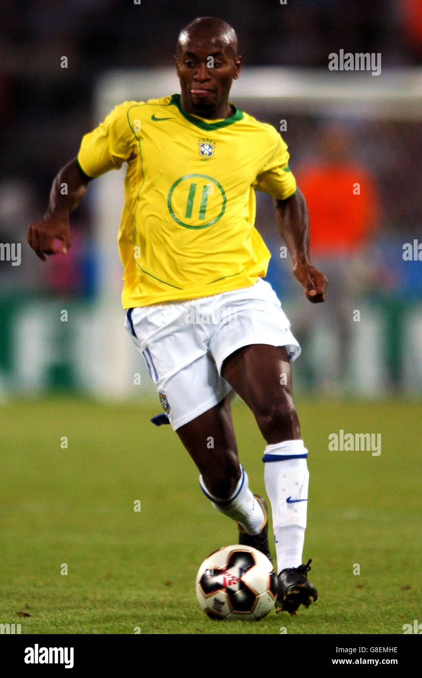Soccer Fifa Confederations Cup 05 Group B Japan V Brazil World Cup Stadium Ze Roberto Brazil Stock Photo Alamy