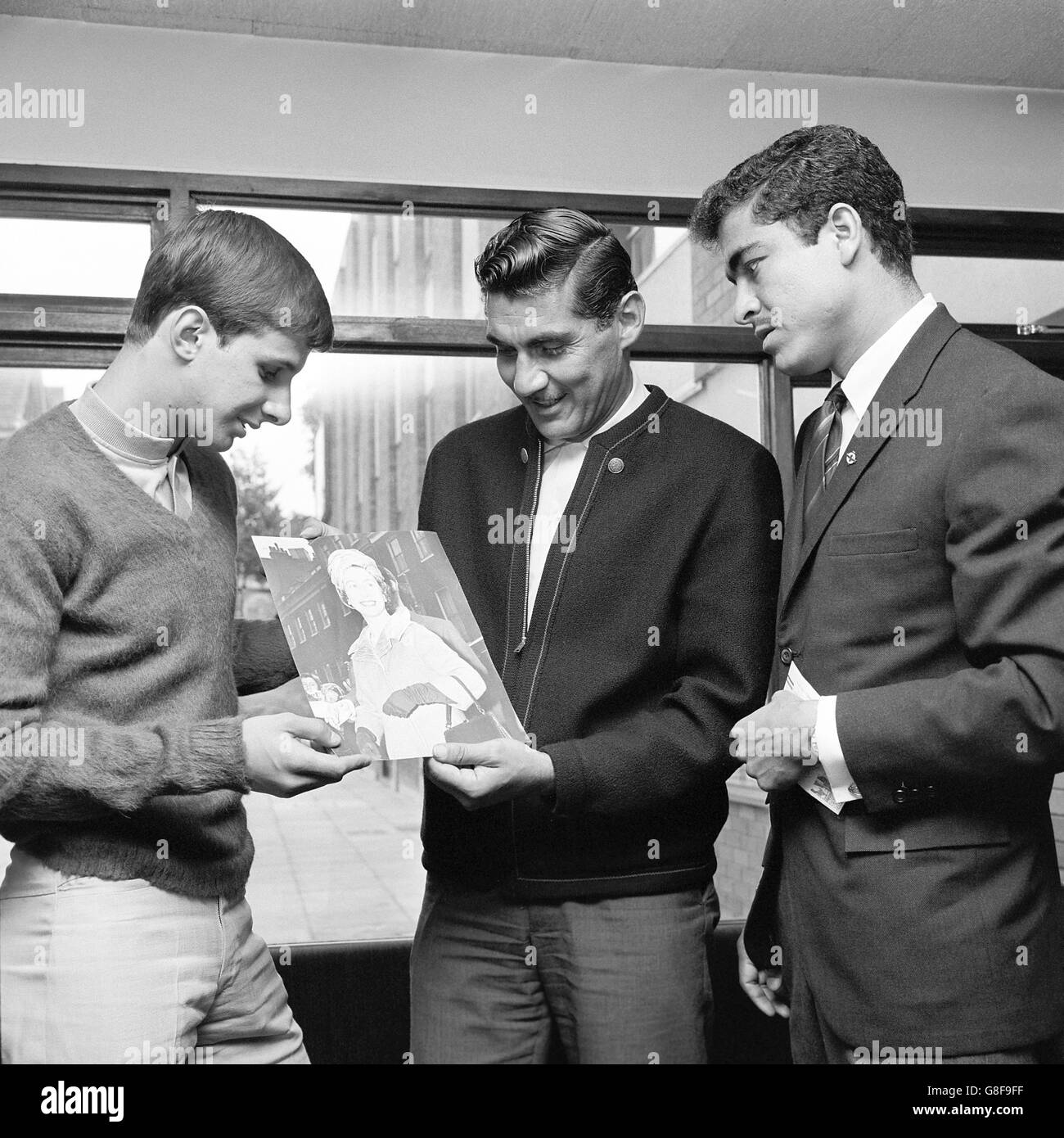 Queen elizabeth 1966 world cup hires stock photography and images Alamy