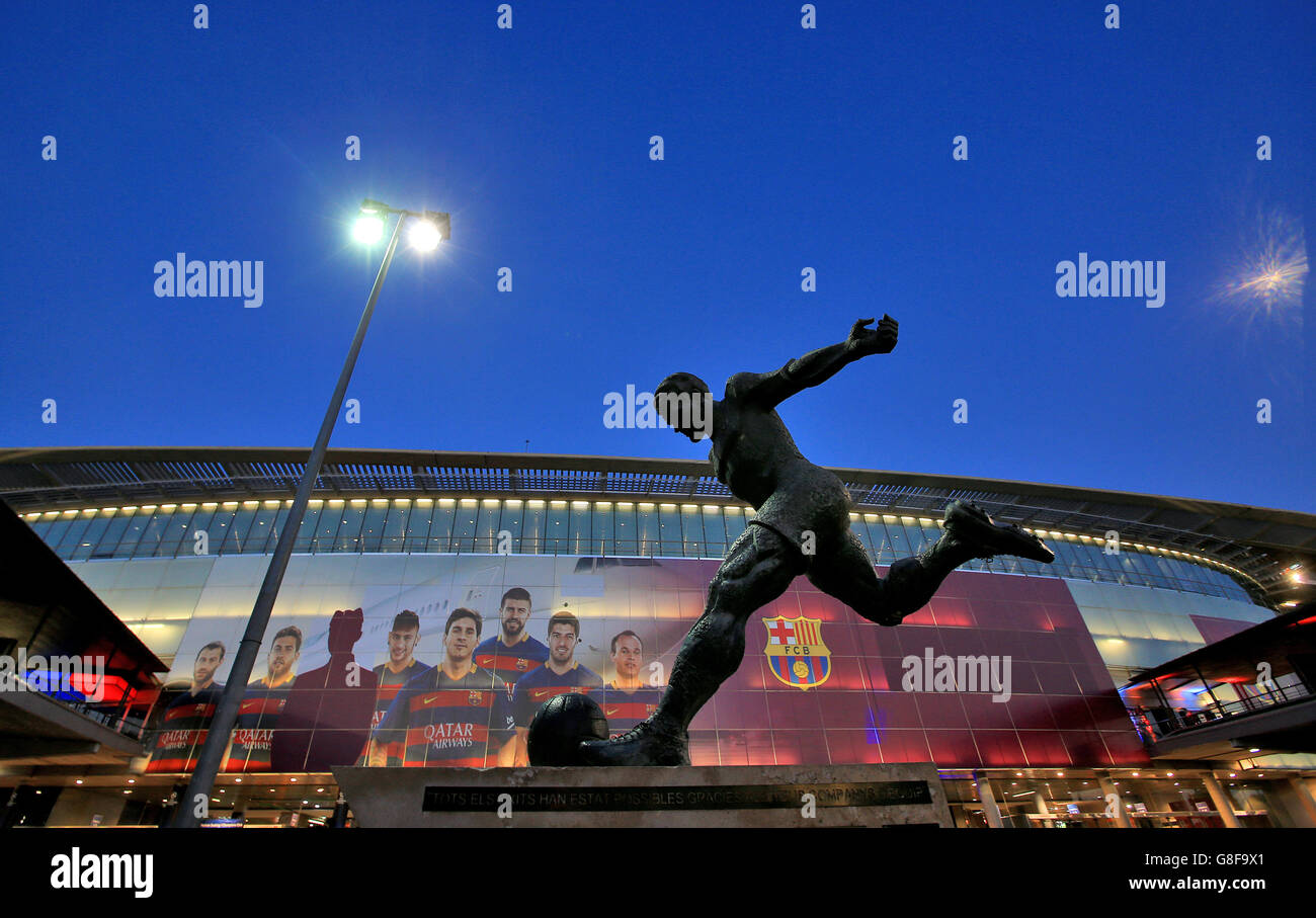Camp nou barcelona statue soccer hires stock photography and images