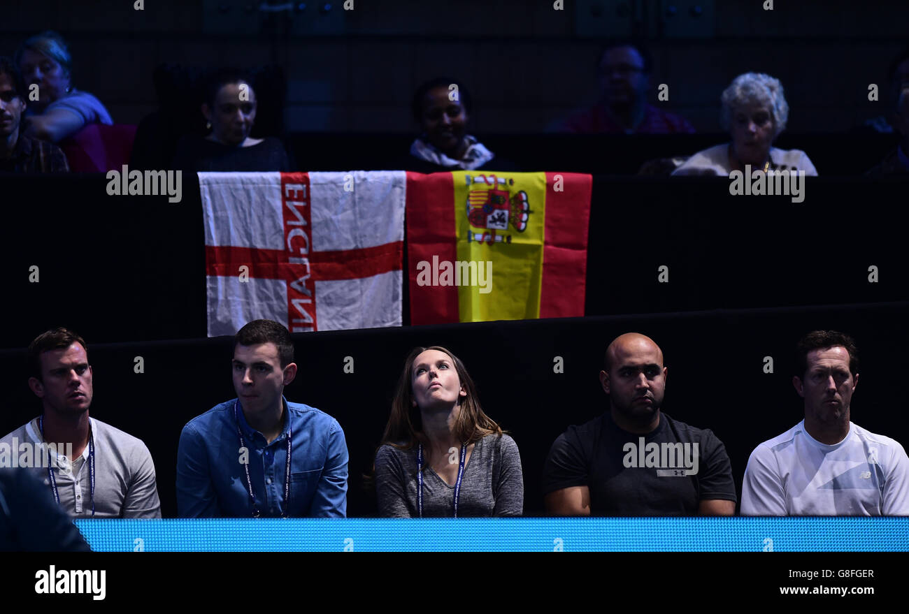 Kim Murray (centre) watches her husband Andy during day four of the ATP World Tour Finals at the O2 Arena, London. PRESS ASSSOCIATION Photo. Picture date: Wednesday November 18, 2015. See PA story TENNIS London. Photo credit should read: Adam Davy/PA Wire. Stock Photo