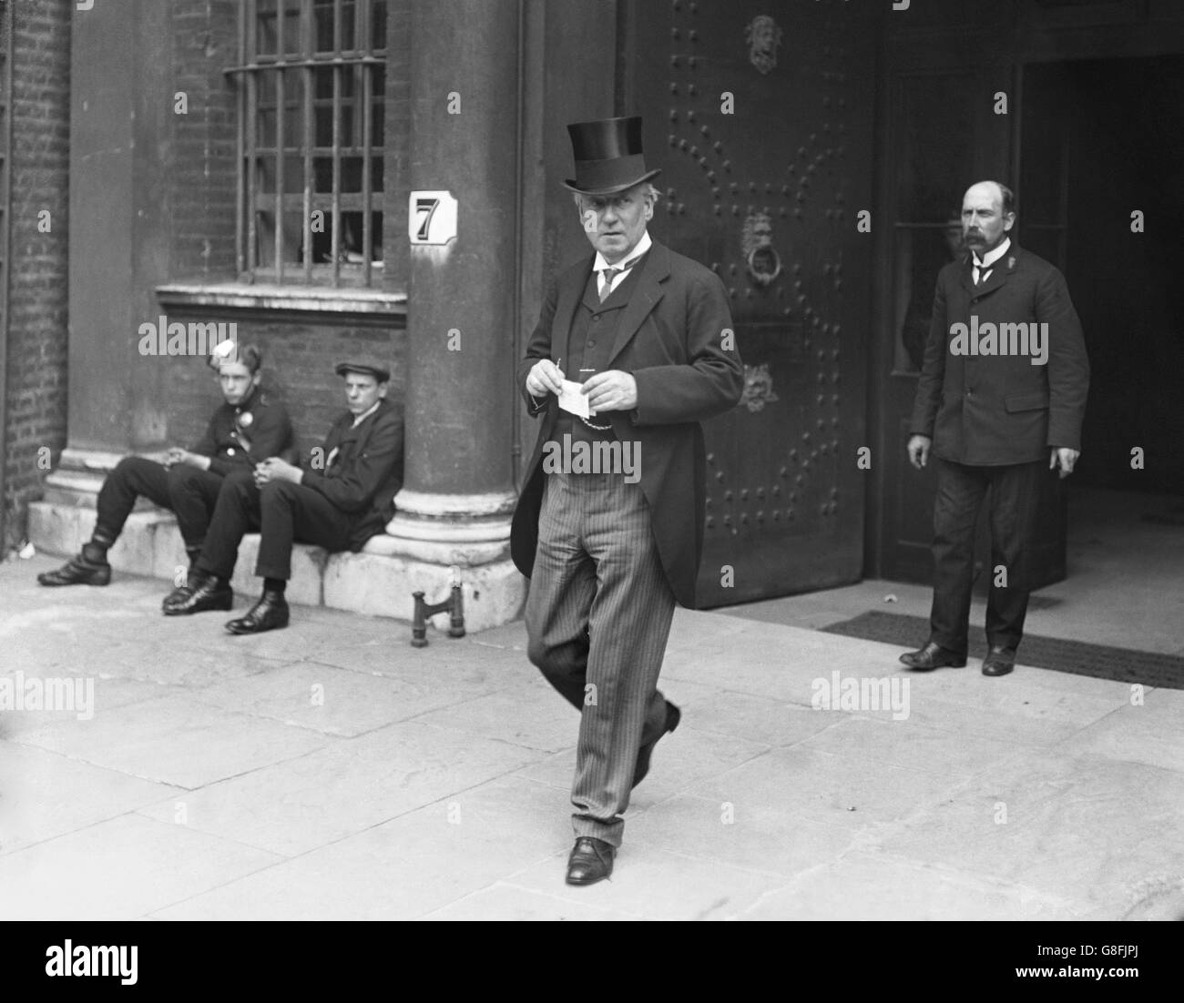 Prime Minister Herbert Asquith - Board of Trade, London. Liberal Prime Minister Herbert Asquith leaves a railway strike conference at the Board of Trade, London. Stock Photo