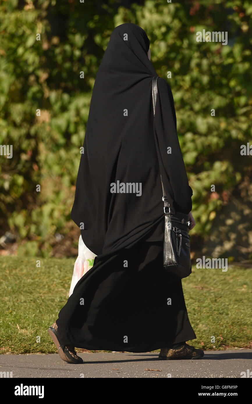 Burka stock hi-res stock photography and images - Alamy