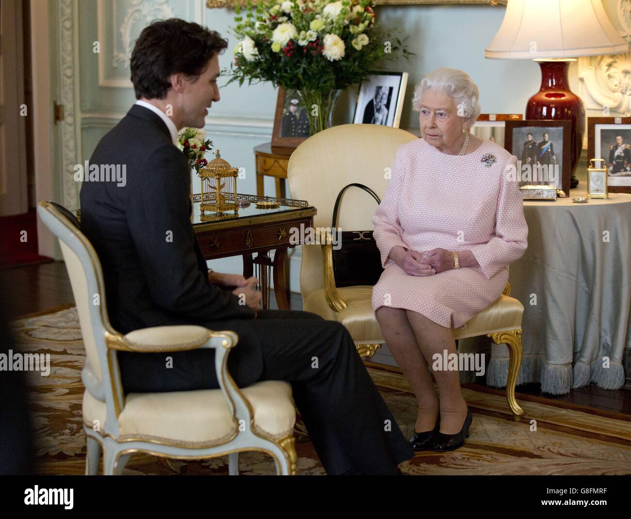 Audience with the Queen Stock Photo Alamy