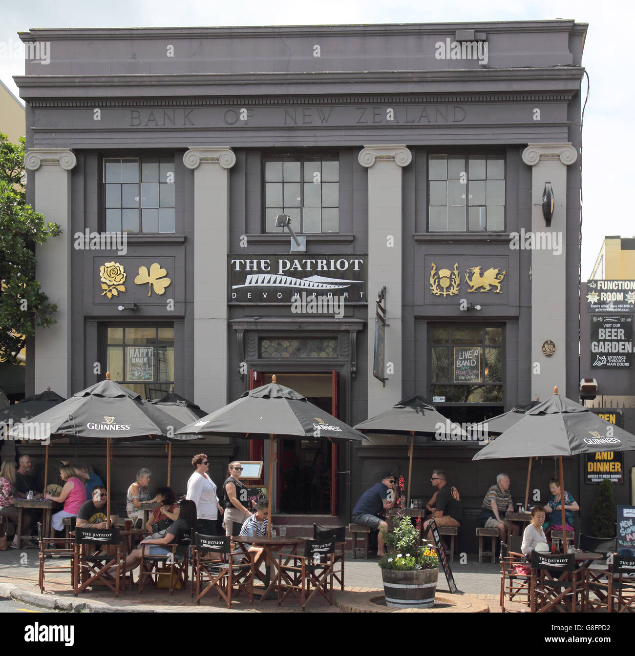 patriot bar devonport auckland new zealand Stock Photo Alamy