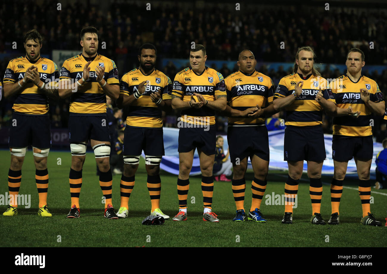 Cardiff Blues captain Gethin Jenkins (right) and teammates join in a minutes applause to mark the death of former Cardiff Blues player and New Zealand international Jonah Lomu, who died earlier this week aged 40, before the European Challenge Cup, pool three match at Cardiff Arms Park, Cardiff. Stock Photo
