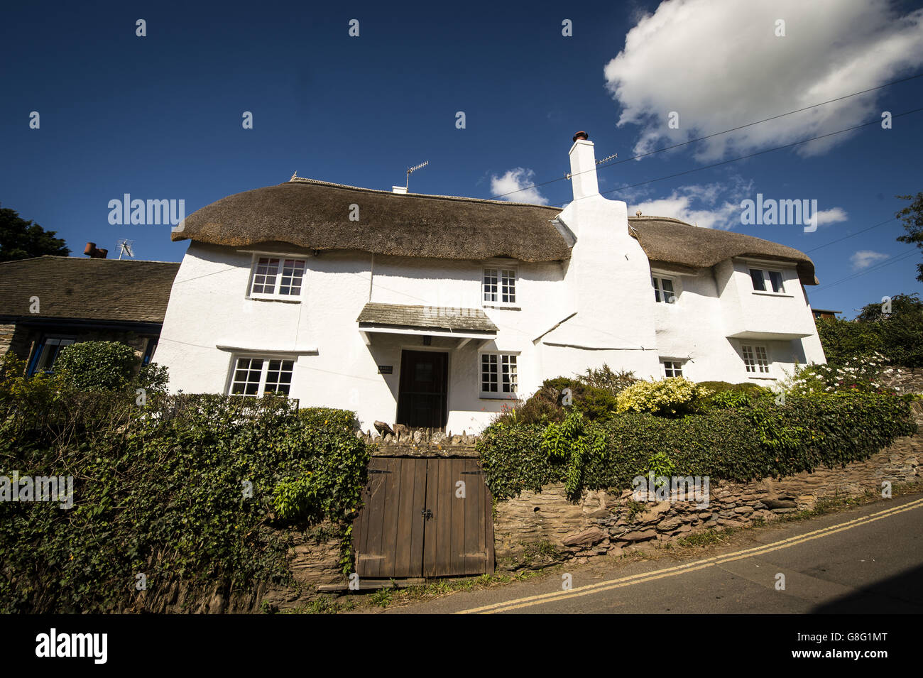 A cottage in the village of Thurlestone, Devon. PRESS ASSOCIATION Photo. Picture date: September, 26, 2015. Photo credit should read: Ben Birchall Stock Photo