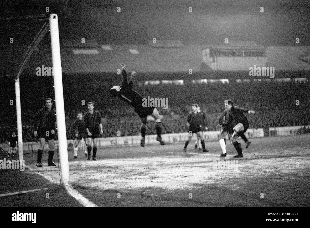 Soccer - Inter-Cities Fairs Cup - Third Round Second Leg - Chelsea v AC Milan - Stamford Bridge Stock Photo