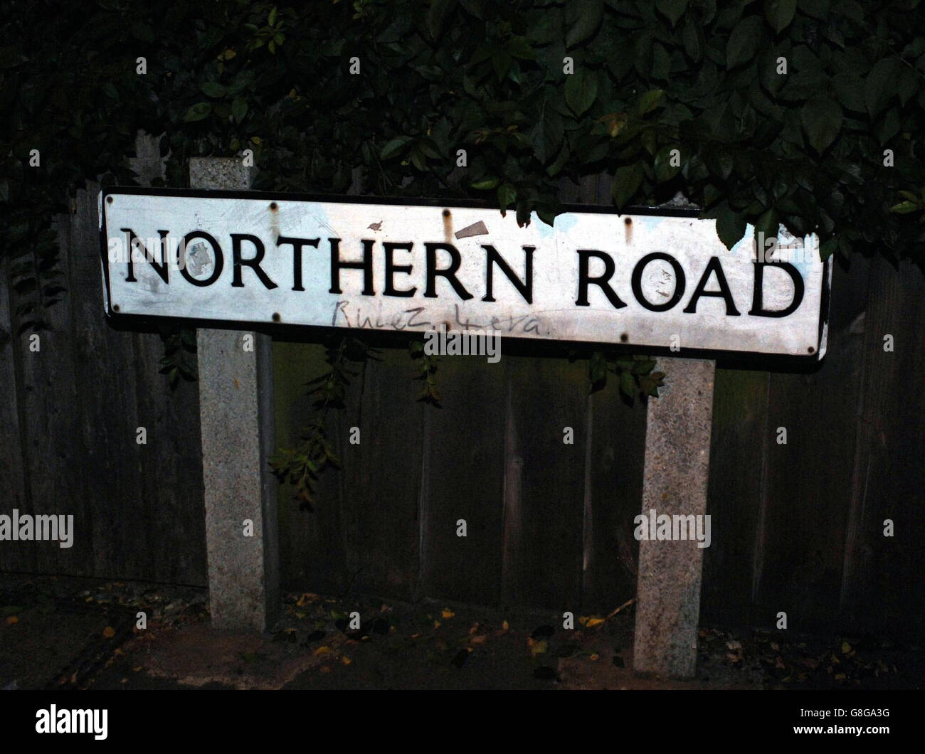 Road sign in Northern Road, where anti-terror police raided a house in connection with the London 'burning cross' bombing gang. Officers - some of whom were armed - swooped on the bay-fronted, 1930s semi-detached at about 7pm on Wednesday night. No arrests were made and no explosive substances are believed to have been recovered. It is thought the house may be connected to one of the cars recovered at Luton railway station. Stock Photo