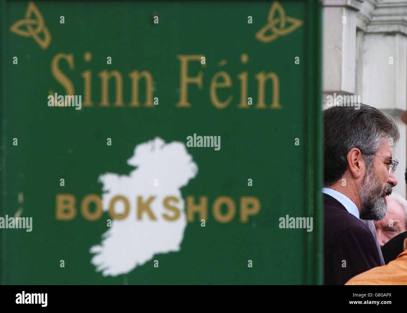 Gerry Adams Press Conference Sinn Fein Headquarters Stock Photo Alamy