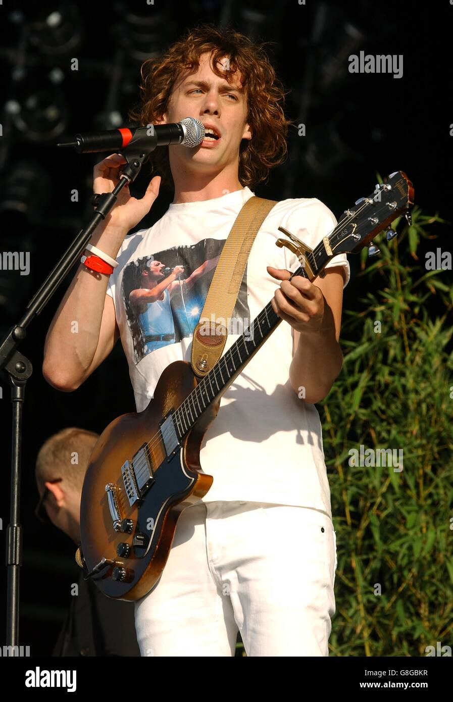 Queen Concert - Hyde Park. Johnny Borrell of Razorlight performs onstage in support of Queen and Paul Rodgers. Stock Photo