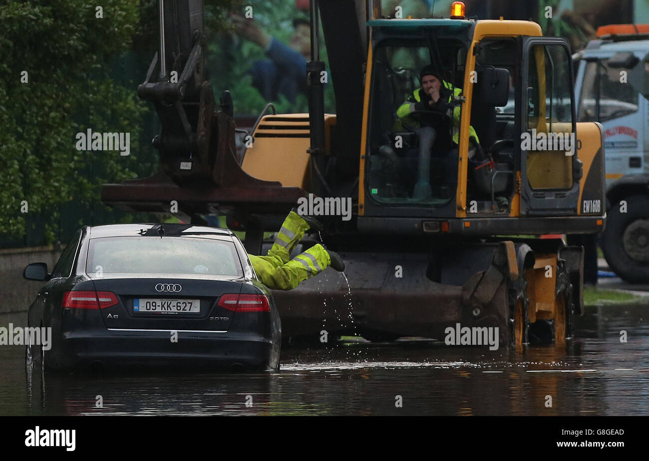 Flooding continues along banks river shannon hi-res stock photography ...