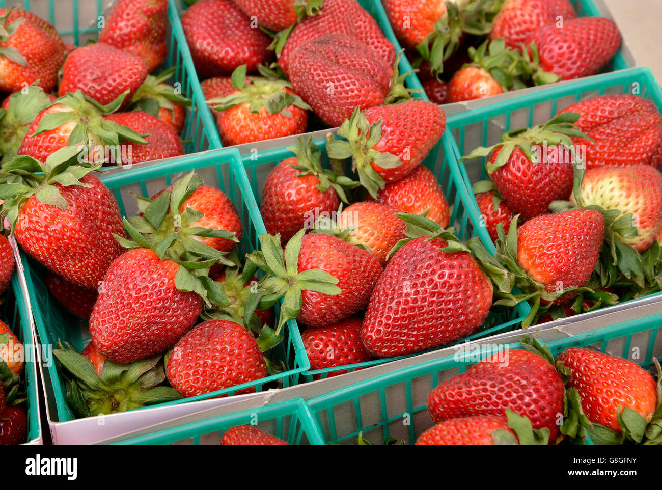 Farmers Market Usa Strawberries High Resolution Stock Photography and ...