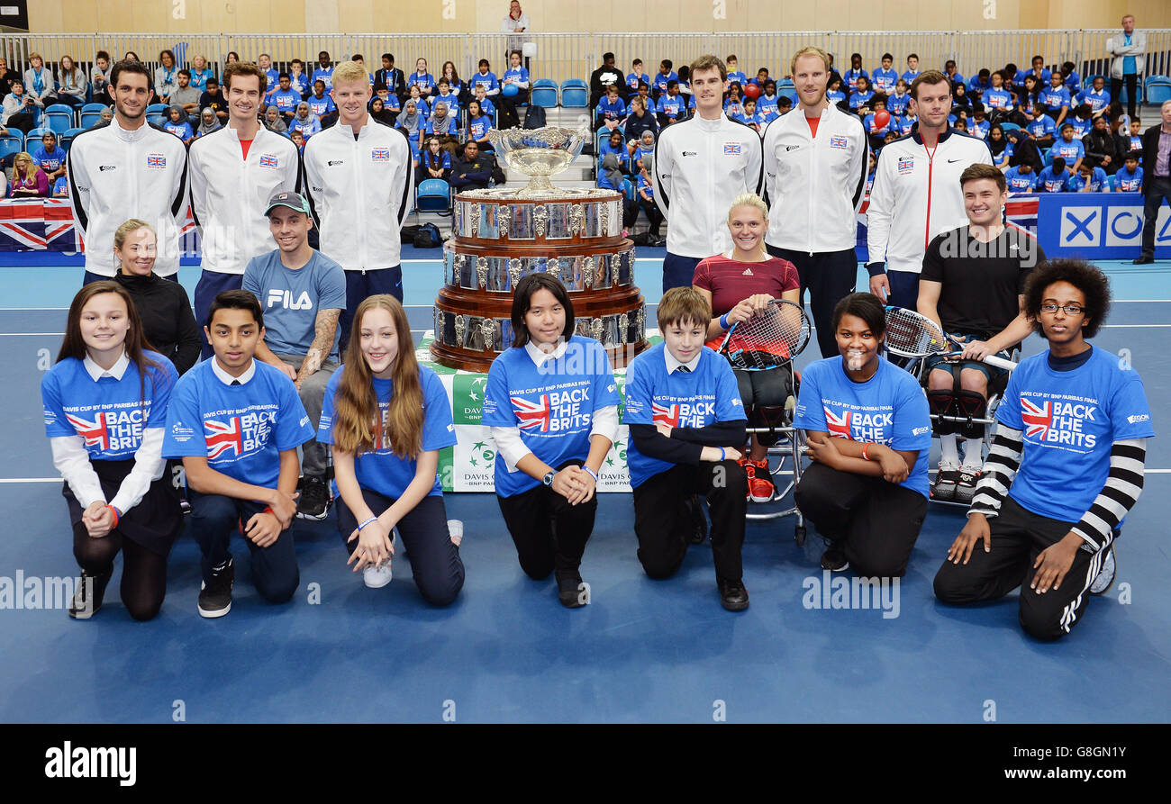 (From left to right, back row) Great Britain's James Ward, Andy Murray, Kyle Edmund, Jamie Murray, Dom Inglot and Captain Leon Smith, (from left to right, middle row) Great Britain's BNP Paribas World Team Cup men's and women's Lucy Shuker, Andy Lapthorne, Jordanne Whiley and Gordon Reid alongside school students during the photocall at Lee Valley Tennis Centre, London. Stock Photo