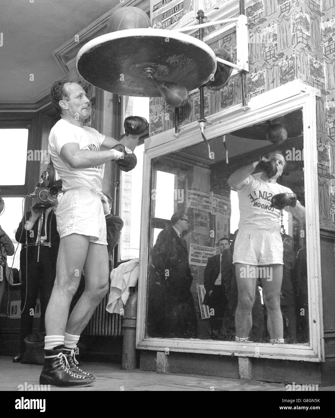 Henry Cooper - Thomas A'Becket Gymn - Old Kent Road, London Stock Photo
