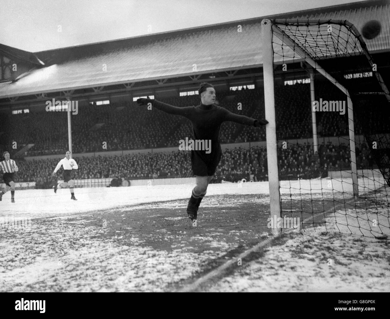 Southampton goalkeeper Ian Black watches as the ball goes wide of his goal. Stock Photo