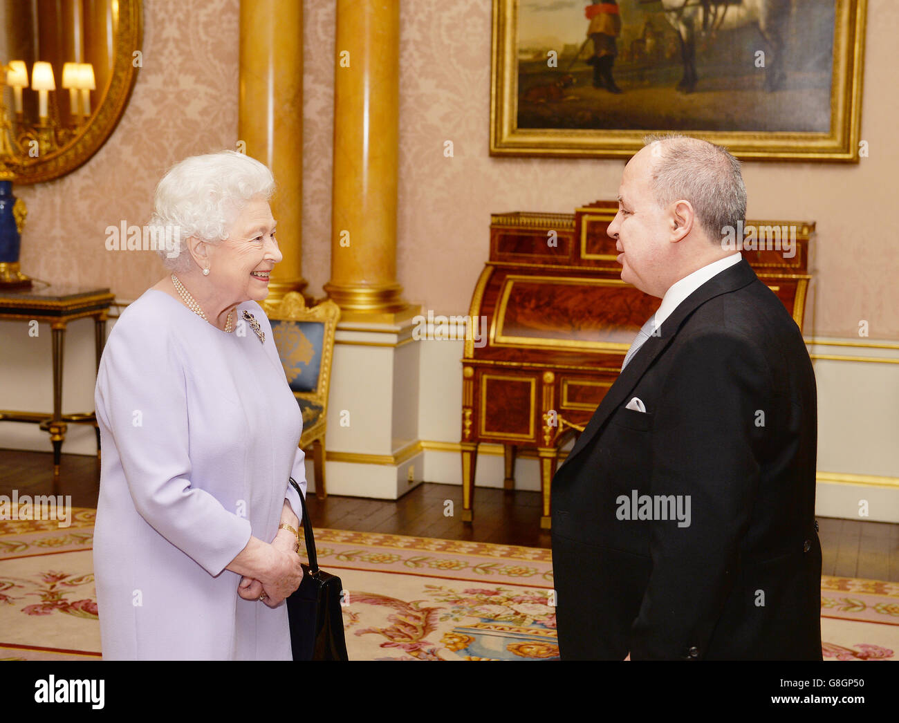 His Excellency Mr Eduardo dos Santos the Ambassador of Brazil, as he presents his credentials to Queen Elizabeth II at Buckingham Palace in London. Stock Photo