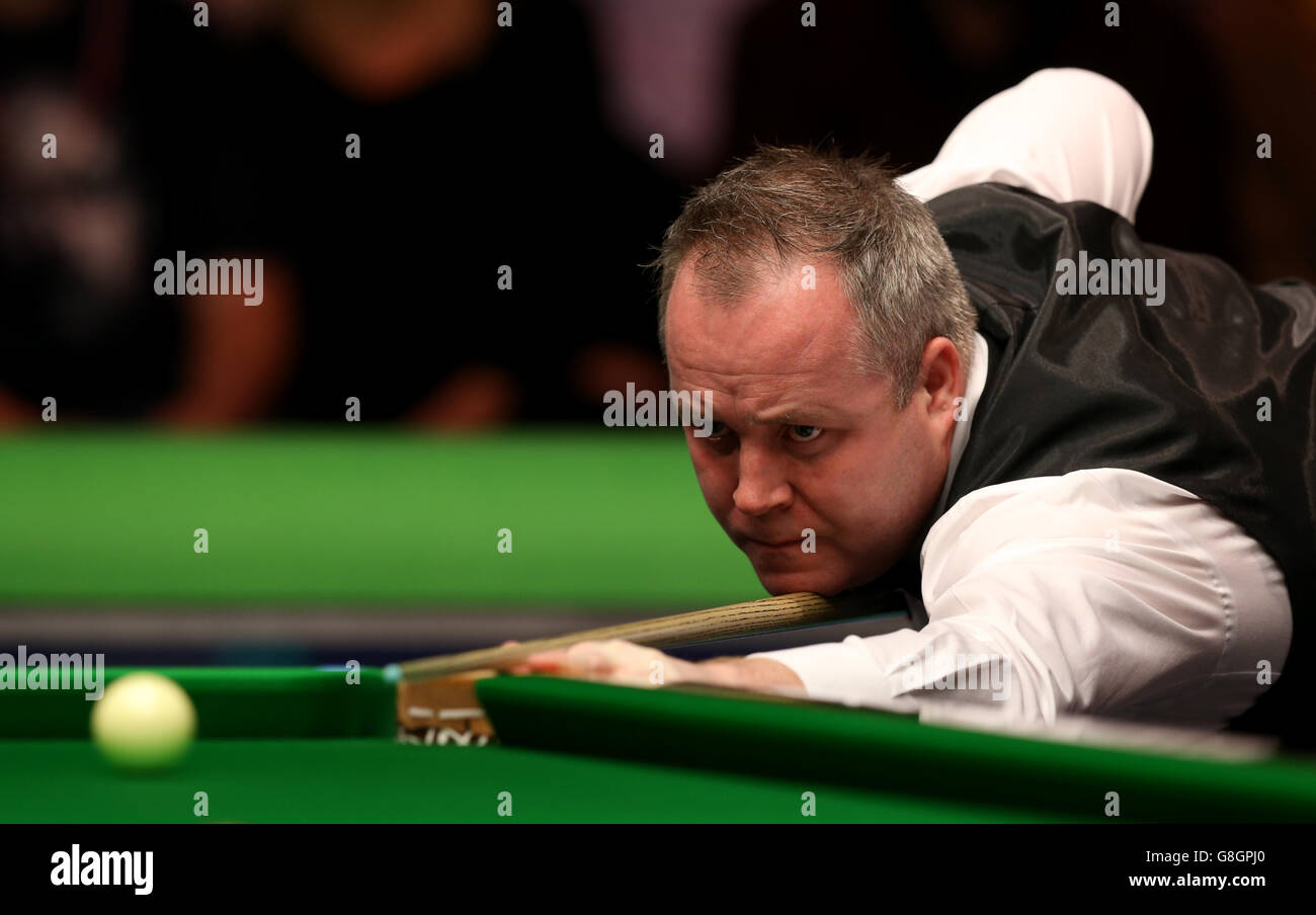 John Higgins in action against Jamie Burnett during day nine of the 2015 Betway UK Snooker Championship at The York Barbican, York. Stock Photo
