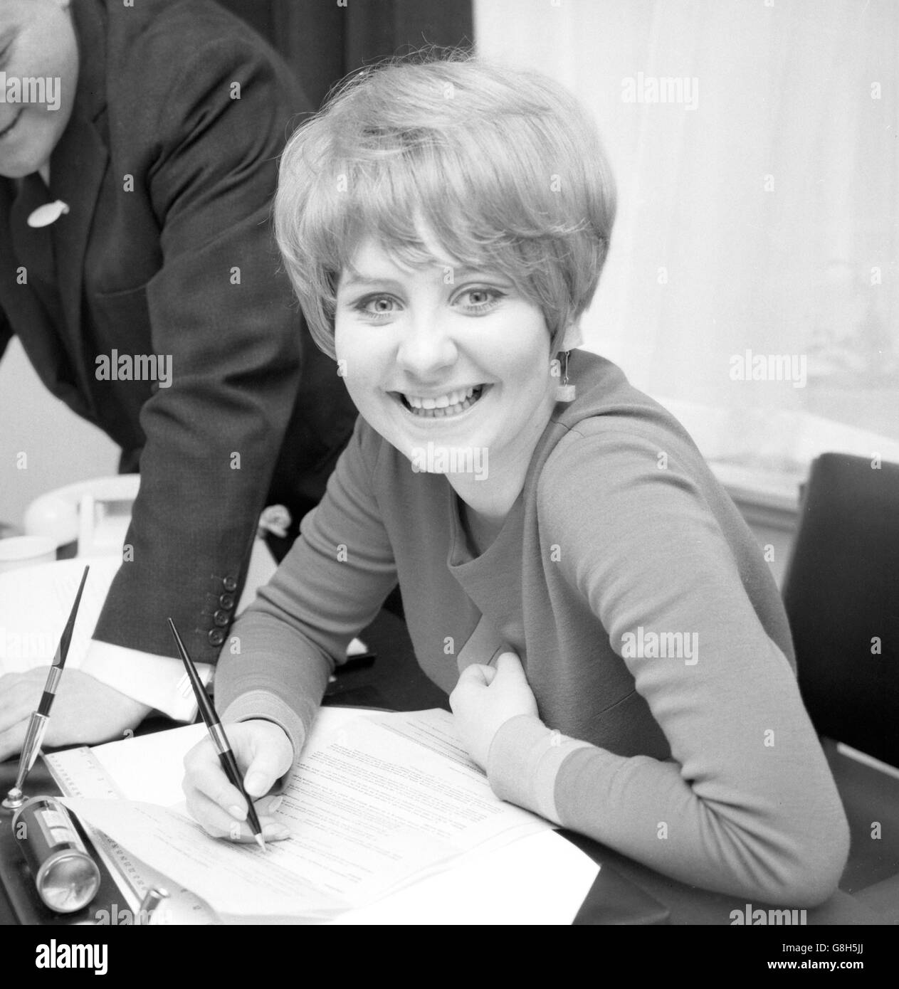 To Sir With Love Lulu High Resolution Stock Photography and Images Alamy