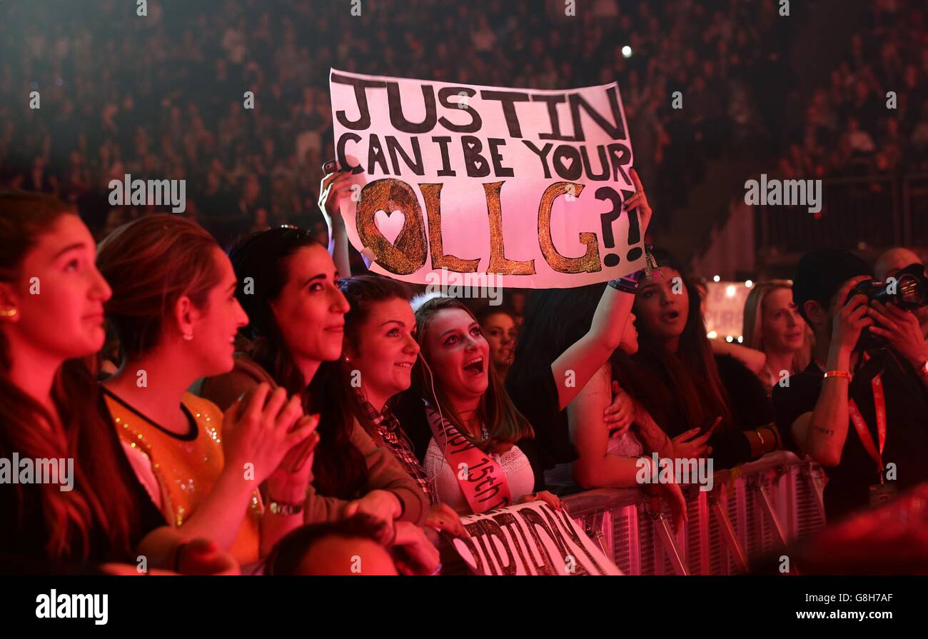 Justin Bieber Fan Sign High Resolution Stock Photography and Images - Alamy