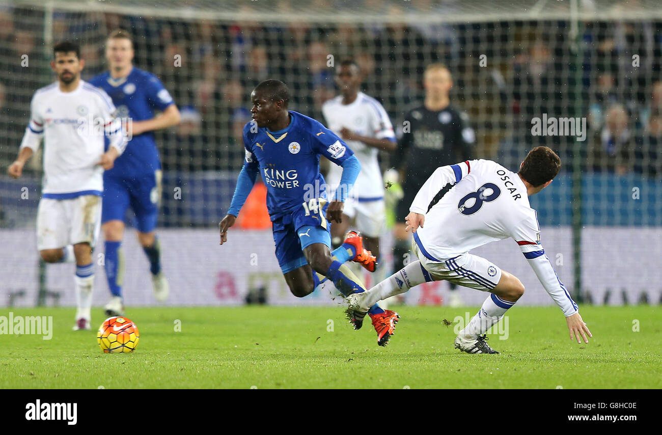 Leicester City's N'Golo Kante (left) and Chelsea's Oscar in action during the Barclays Premier League match at The King Power Stadium, Leicester. PRESS ASSOCIATION Photo. Picture date: Monday December 14, 2015. See PA story SOCCER Leicester. Photo credit should read: Simon Cooper/PA Wire. Stock Photo