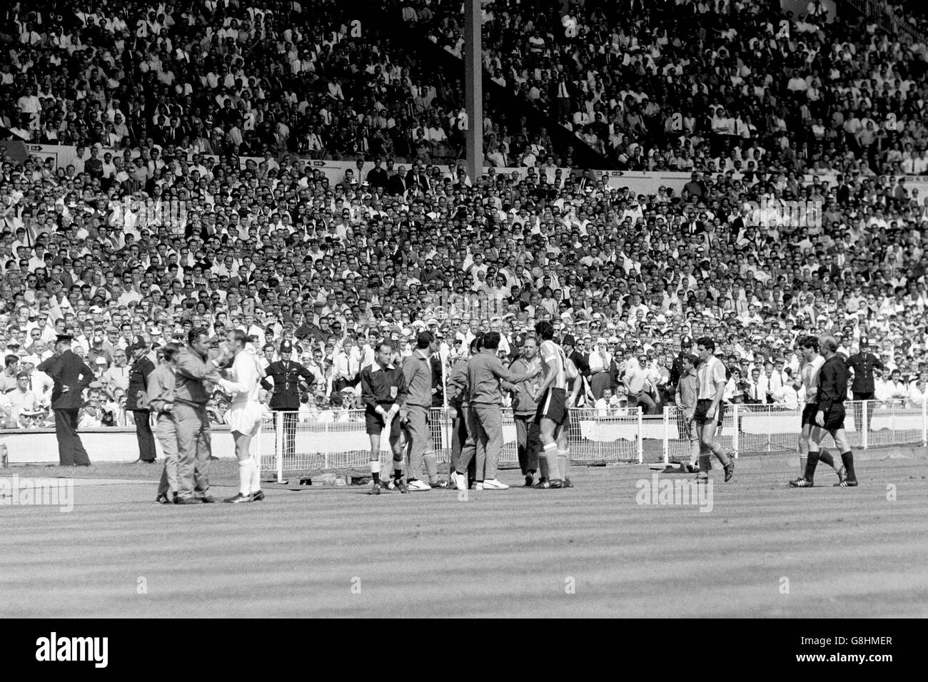 Soccer - World Cup England 1966 - Quarter Final - England v Argentina - Wembley Stadium Stock Photo