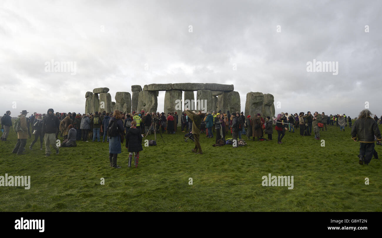 People gather at Stonehenge in Wiltshire on the Winter Solstice to ...