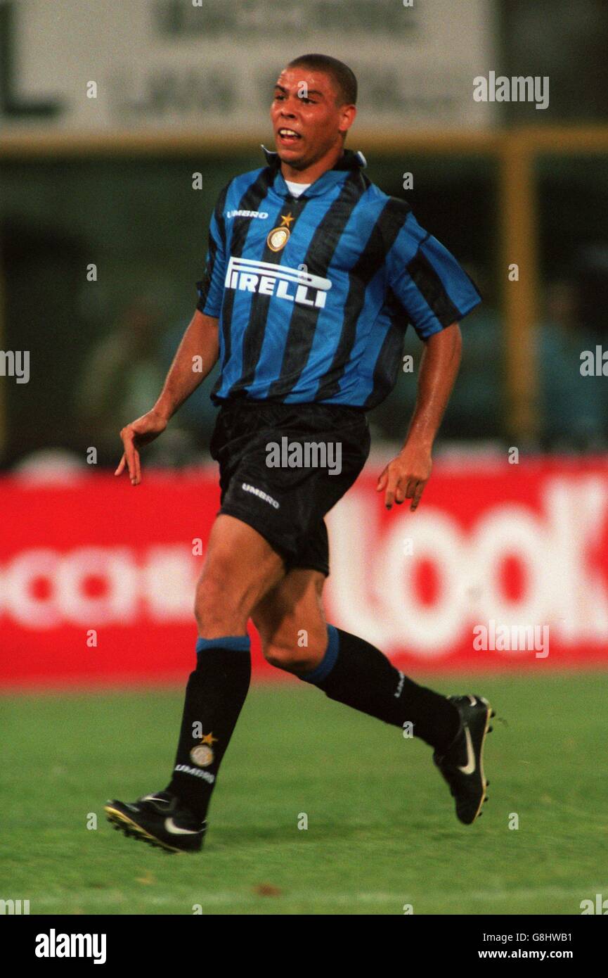 Ronaldo Inter Uefa Hi res Stock Photography And Images Alamy ronaldo-inter-uefa-hi-res-stock-photography-and-images-alamy
