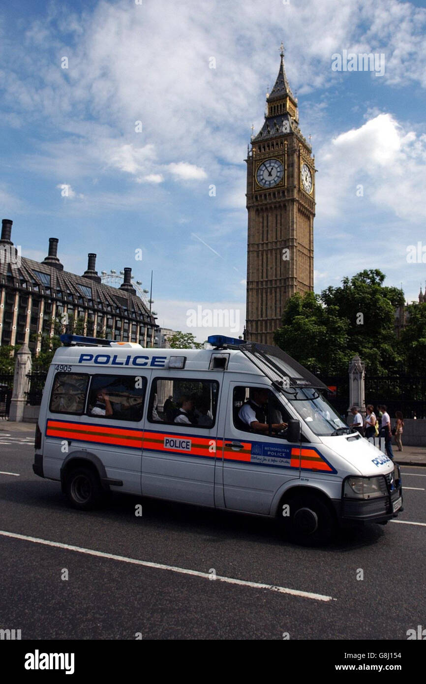 Riot police van hi-res stock photography and images - Alamy