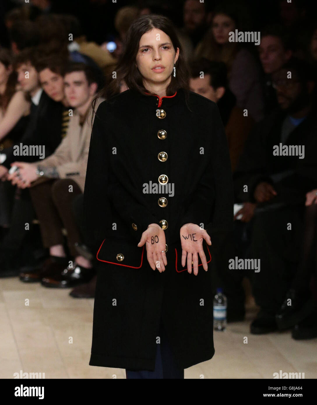 A model with a David Bowie tribute on the catwalk the Burberry Prorsum London Collections Men AW2016 show at Kensington Gardens, Kensington London Stock Photo - Alamy