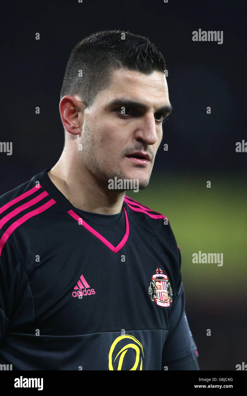 Sunderland goalkeeper Vito Mannone during the Barclays Premier League match at the Liberty Stadium, Swansea. PRESS ASSOCIATION Photo. Picture date: Wednesday January 13, 2016. See PA story SOCCER Swansea. Photo credit should read: David Davies/PA Wire. Stock Photo